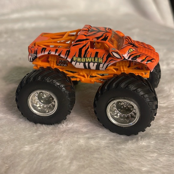 Mattel Hot Wheels Monster Jam Trucks - Picture 6 of 8